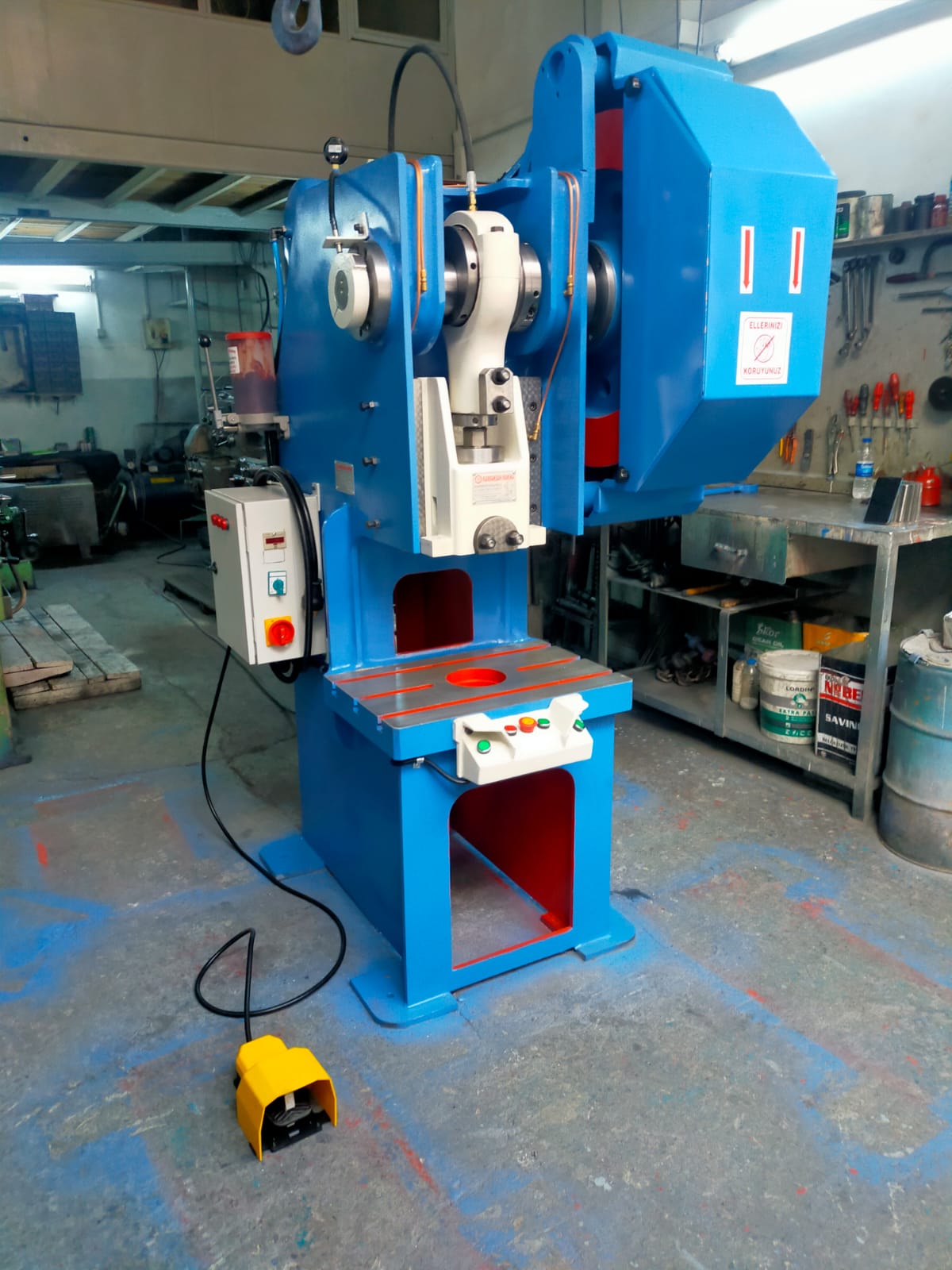 35 Ton Hava Kavramalı Pres